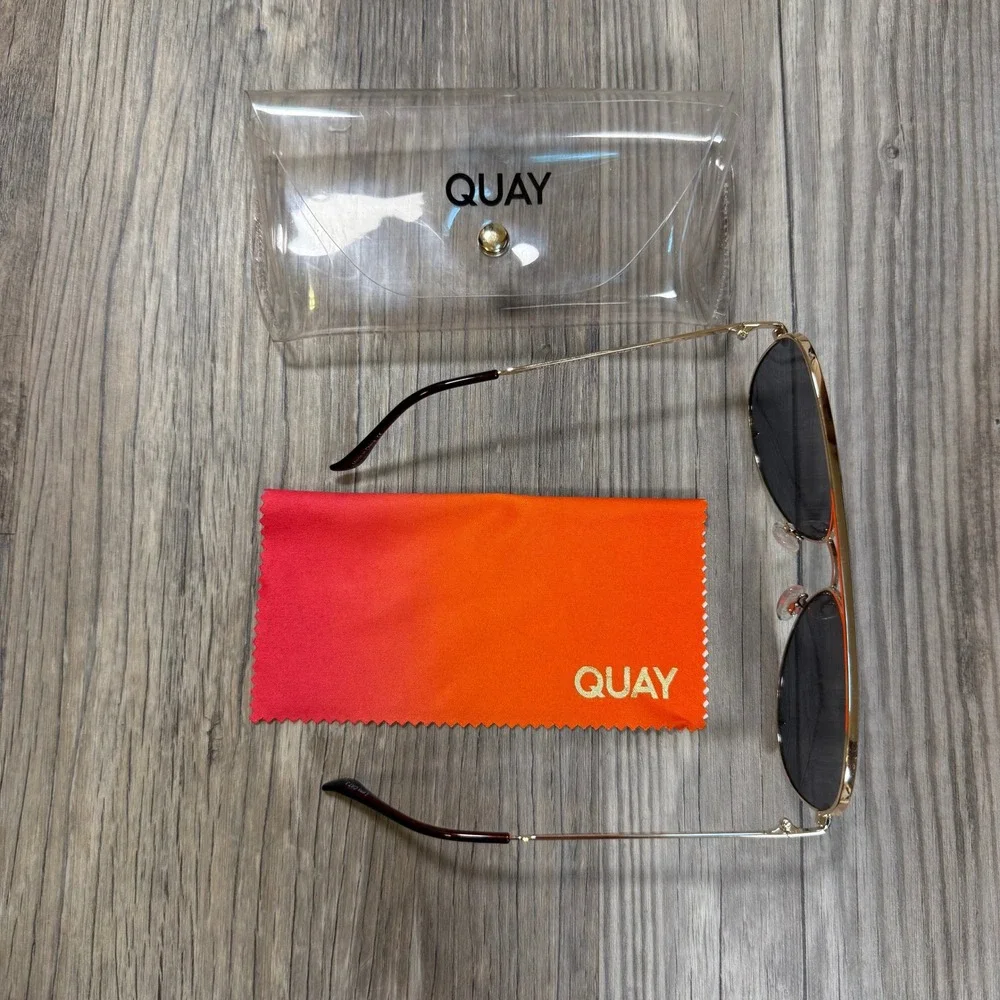 Quay Australia High Key Polarized Aviator Sunglasses Gold Black Fade 126
